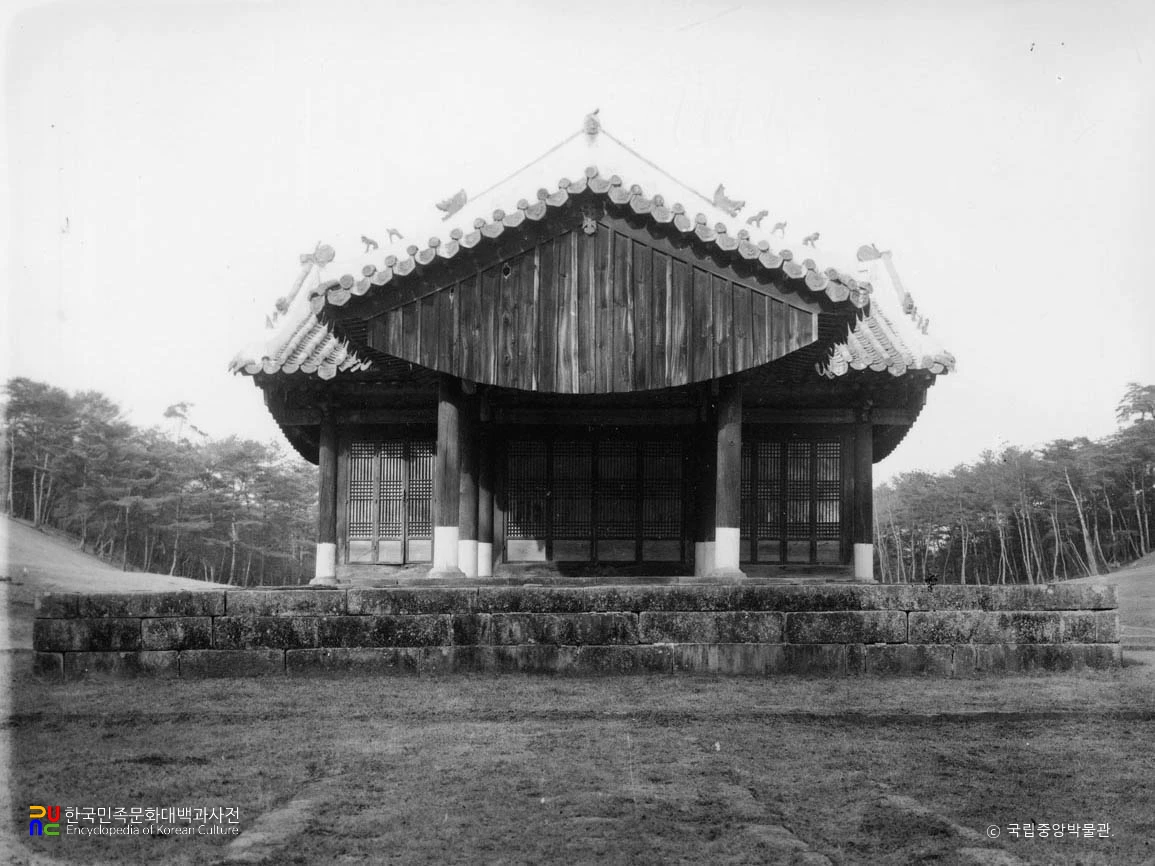 서울 선릉과 정릉 중 선릉 정자각 정측면