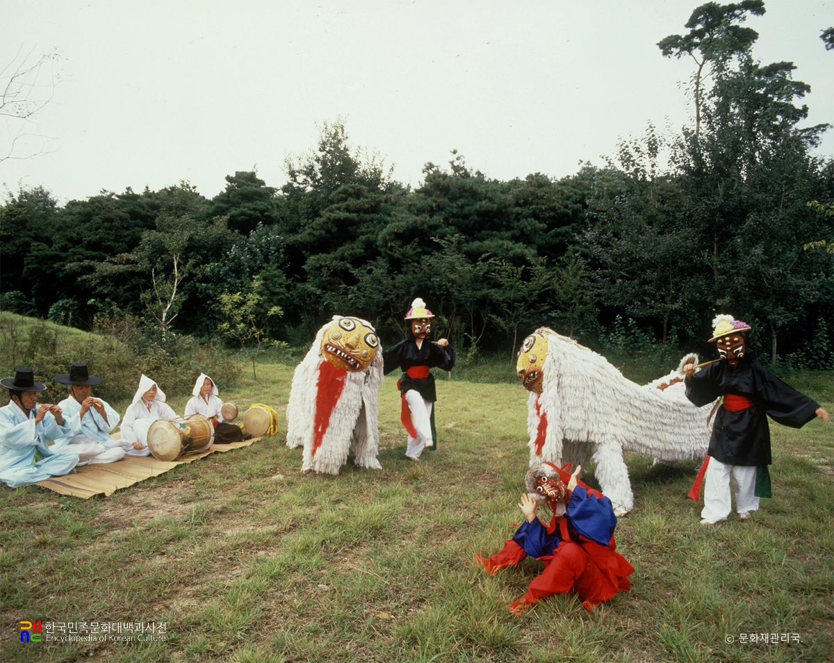 강령탈춤 / 사자춤