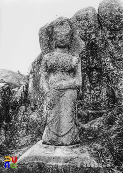 경주 남산 탑곡 남면 여래입상