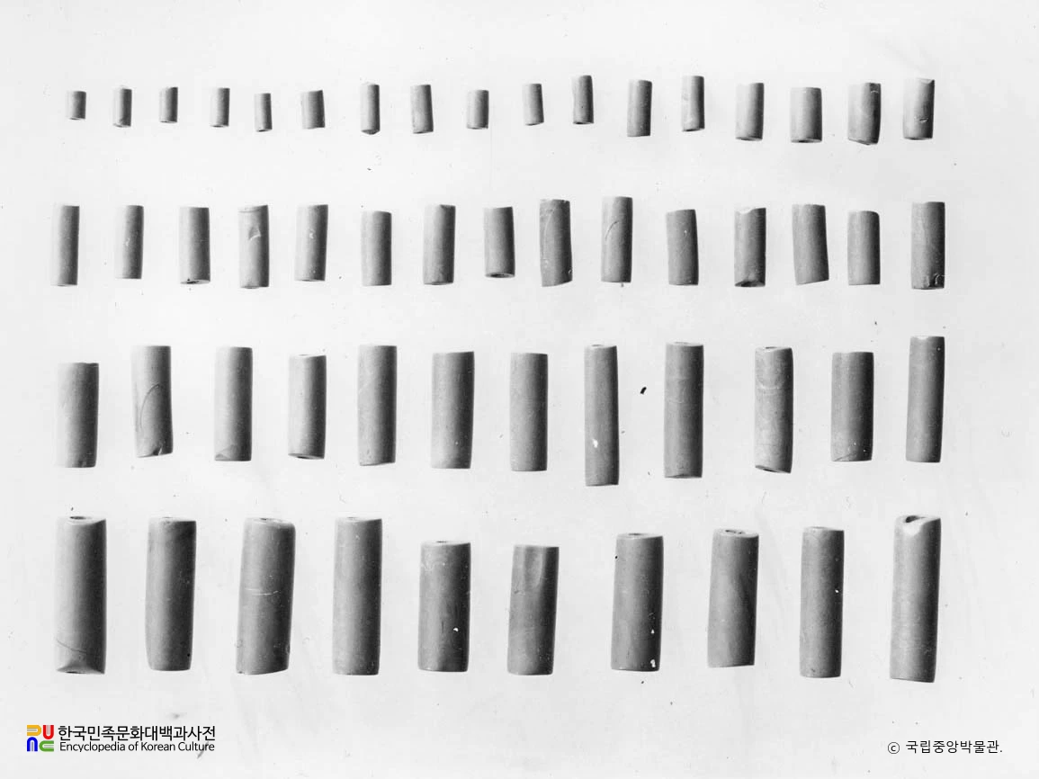 경북 영덕 오포동 출토 벽옥제관옥