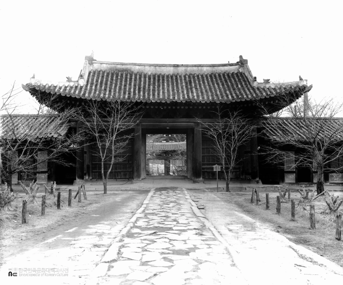 창경궁 명정문 내측 전경