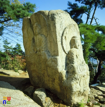 경주 남산 칠불암 마애마카오 슬롯 머신 추천 중 사방불 좌측면