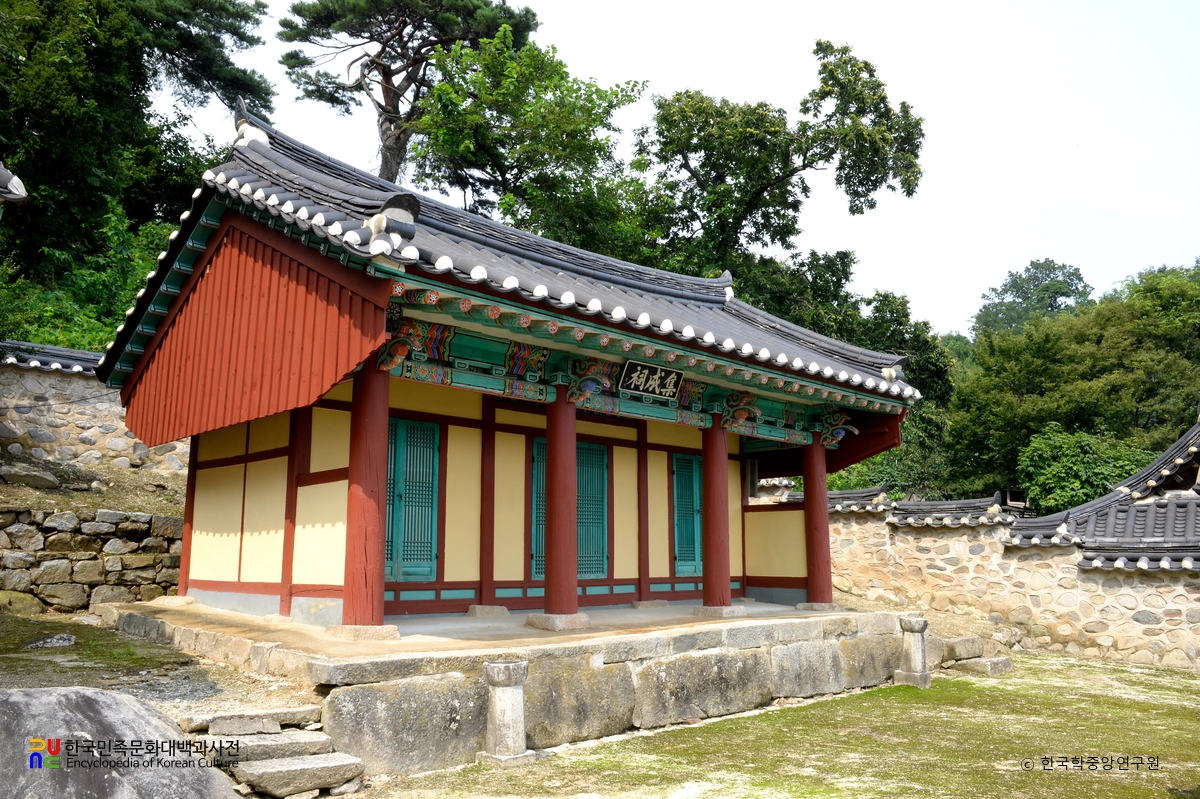 강릉 오봉서원 중 집성사 정측면