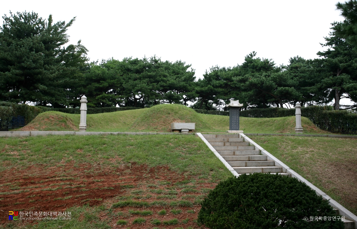 안산 이익 선생묘 전경