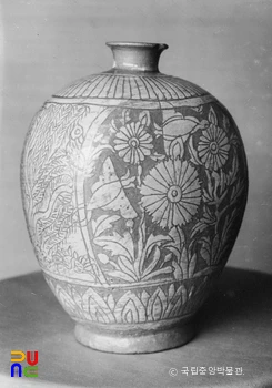 분청사기 박지 국류문 편병