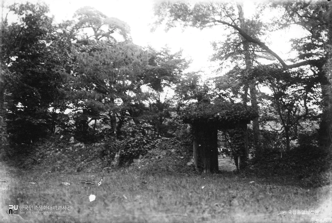 서울 경복궁 중 예성문 북측 소문 전경