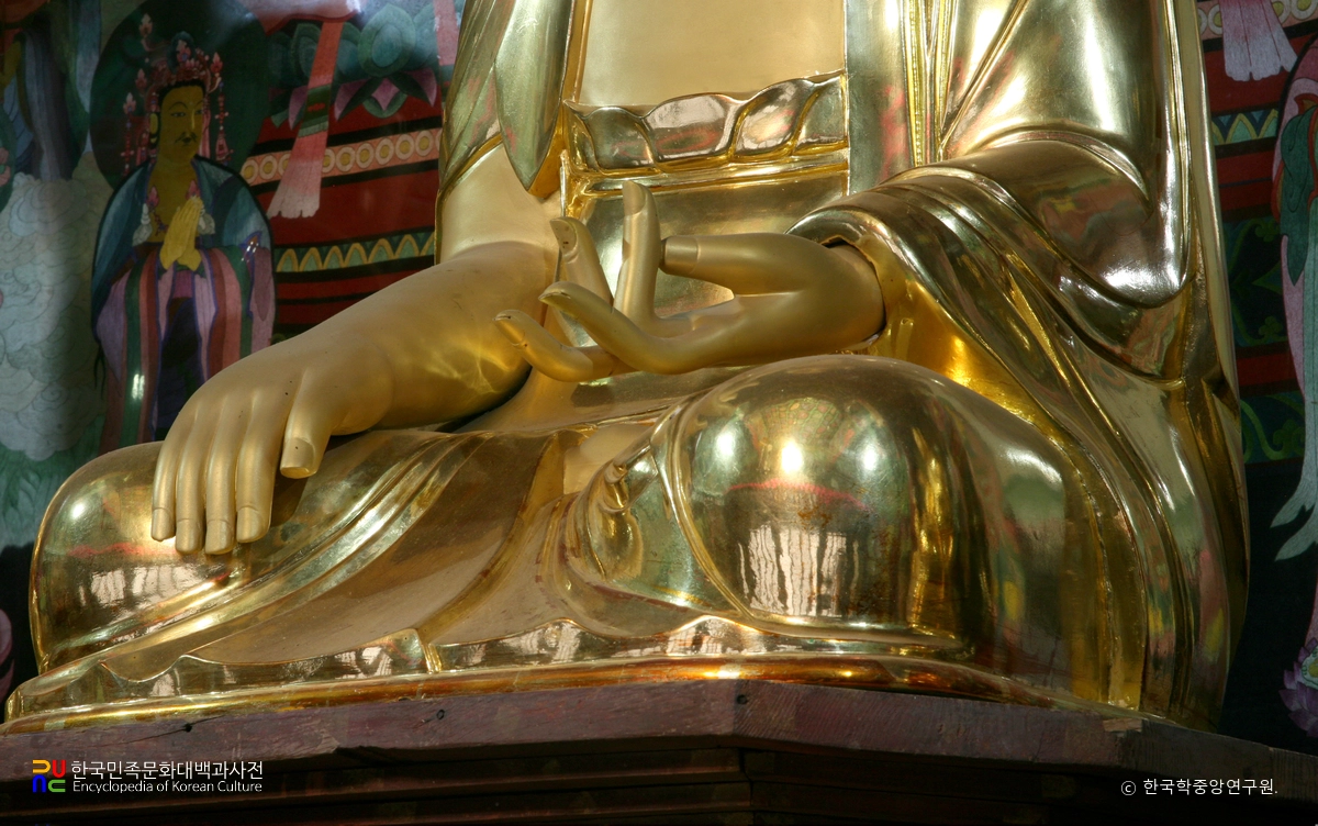 영광 연흥사 목조삼세여래좌상 / 석가