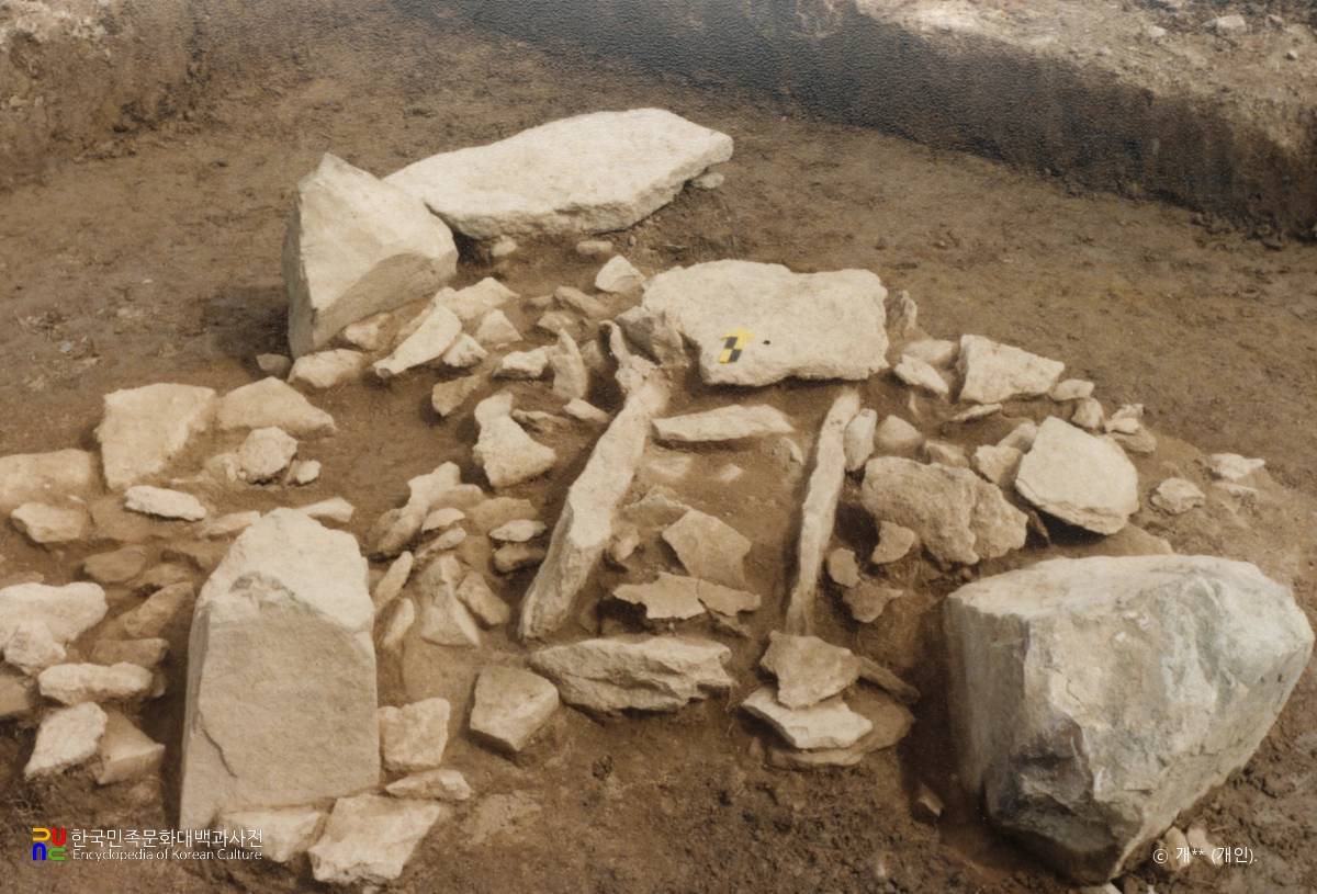 영암 장천리 선사 주거지 유구
