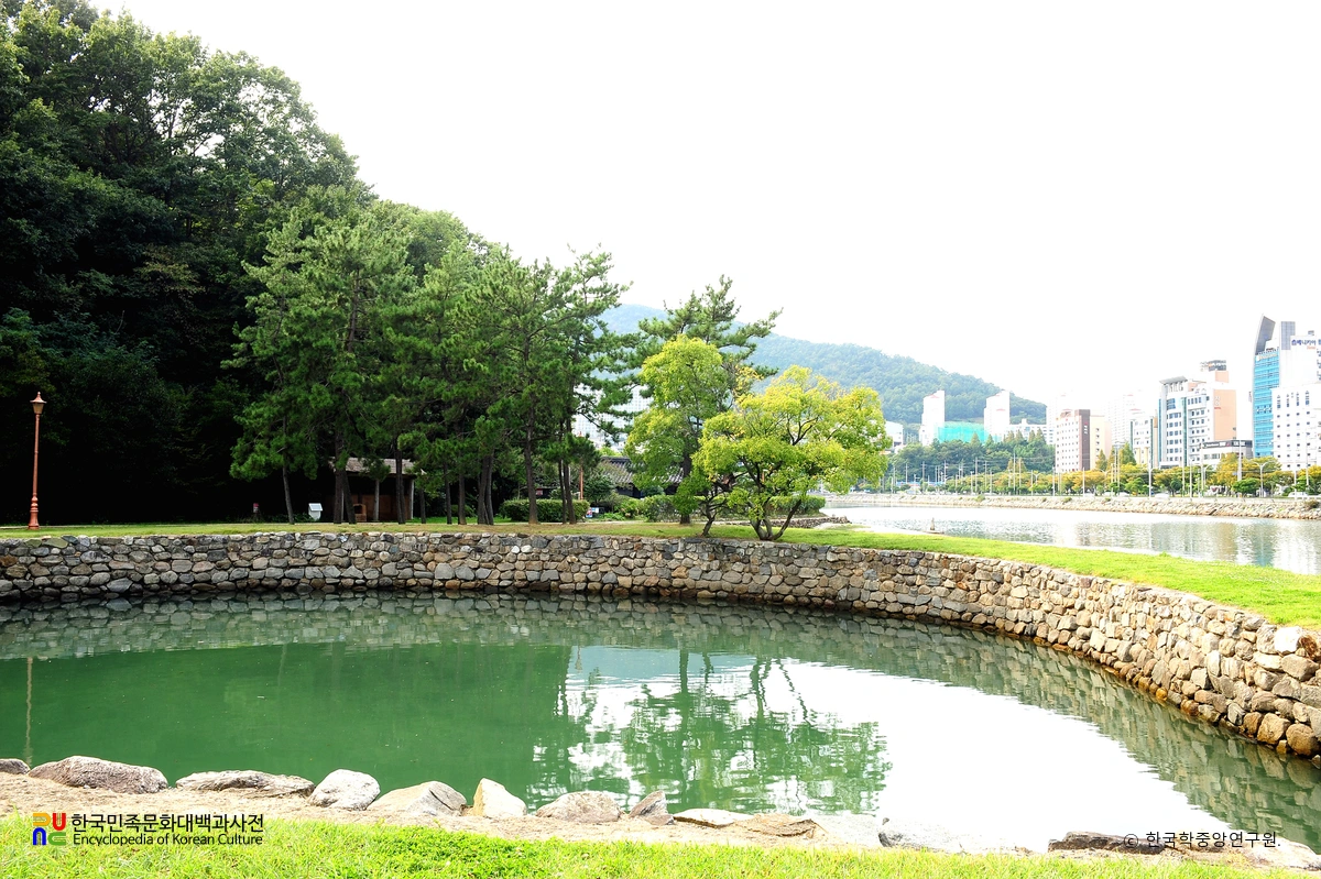 여수 선소 유적 굴강