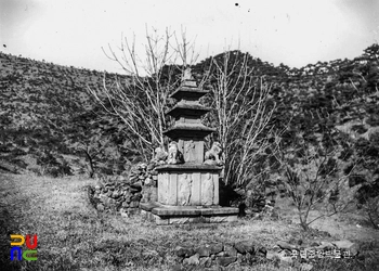 의성 관덕리 삼층석탑 전경