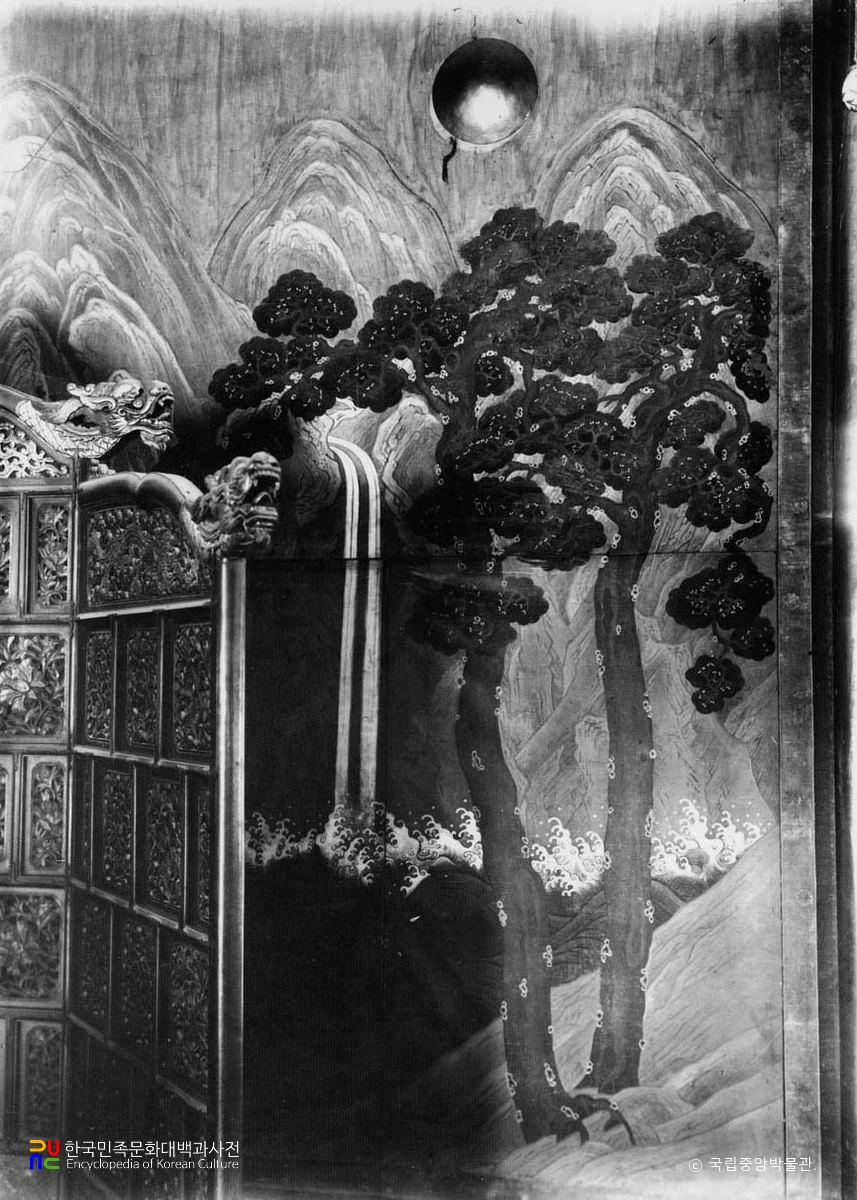 서울 종로 경복궁 근정전 어좌 뒷면