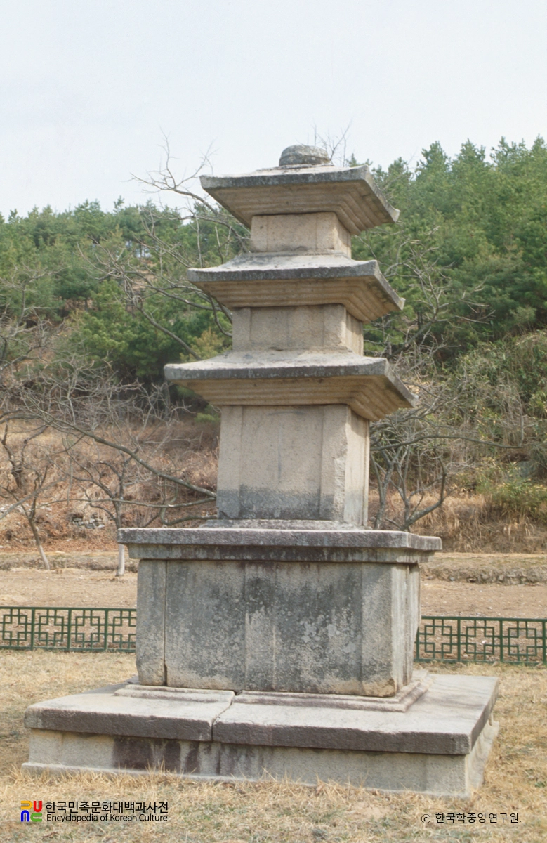 청도 장연사지 동ㆍ서 삼층석탑