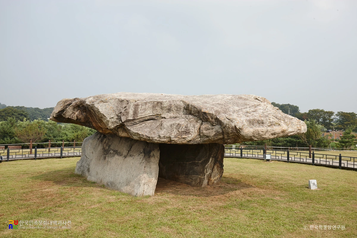 강화 부근리 지석묘 중 18번 고인돌 정측면