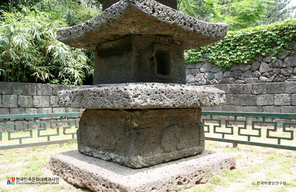제주 불탑사 오층석탑 기단