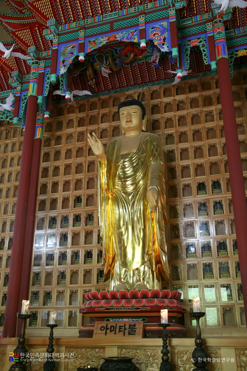 구례 화엄사 각황전 아미타불입상