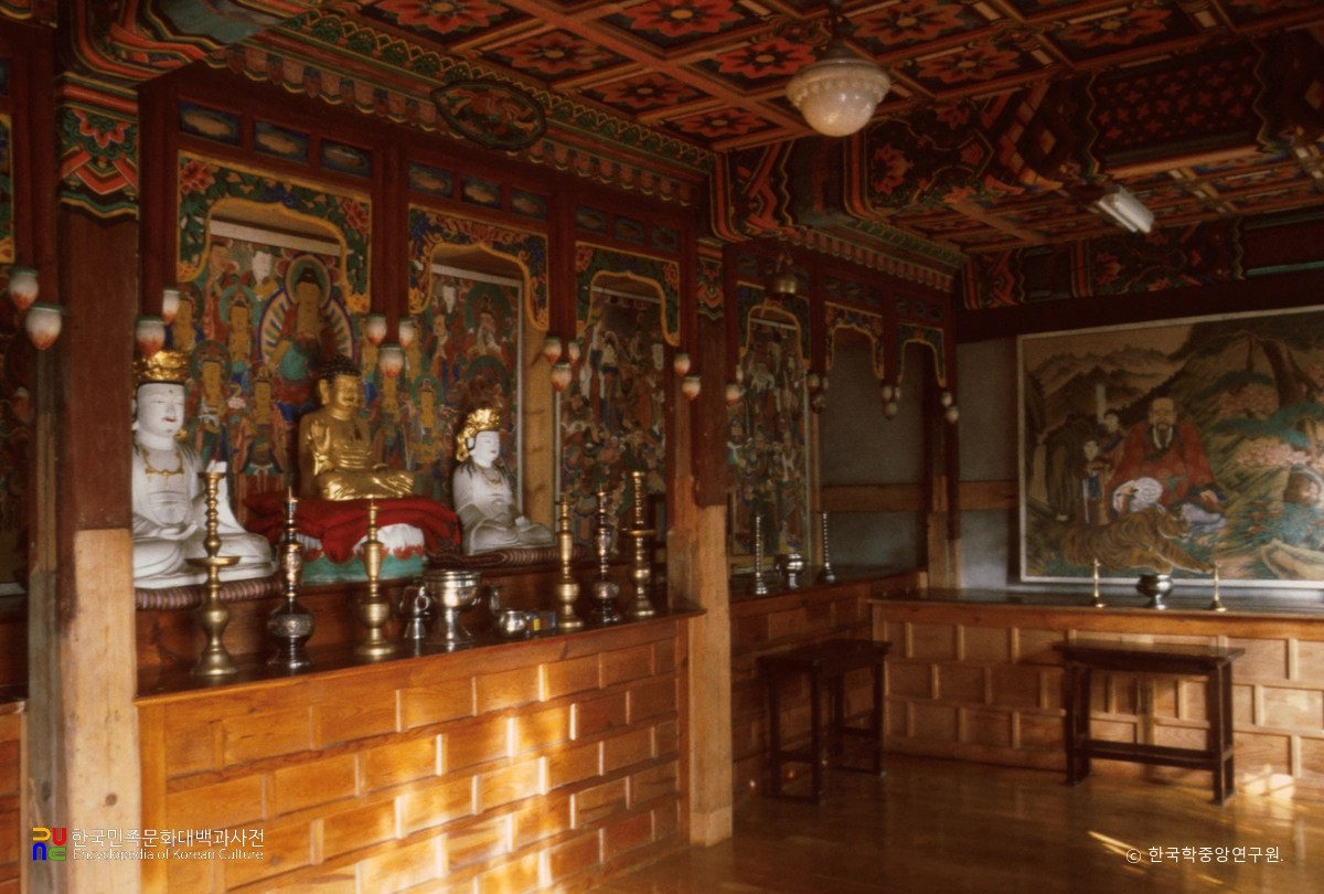 남양주 봉영사 법당 내부