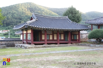 통영 통영향교 중 서재 좌측면