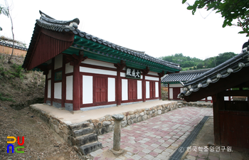 김천 김산향교 대성전 정측면