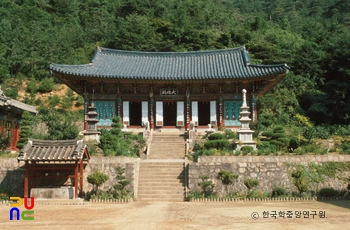 동해 삼화사 대웅전