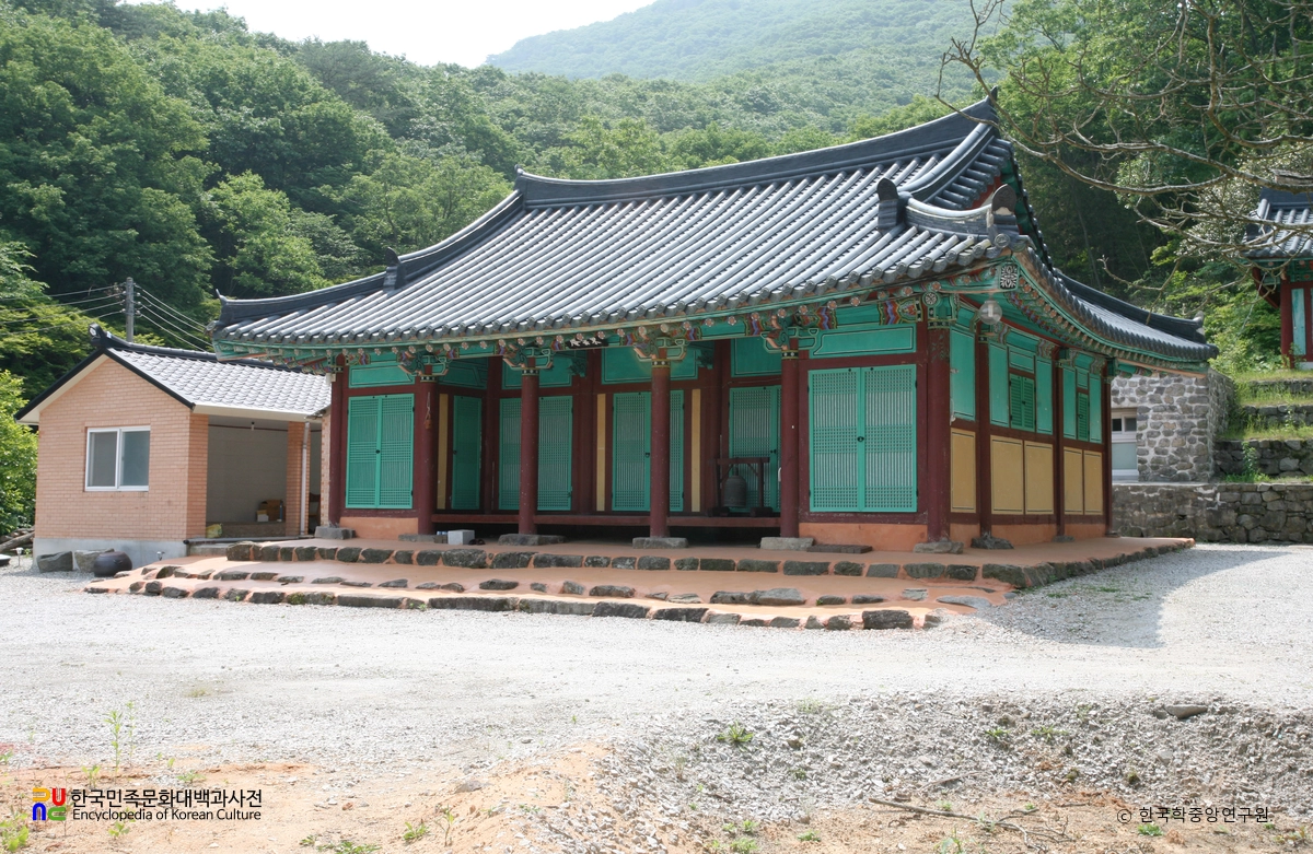 고창 선운사 중 동운암 정측면
