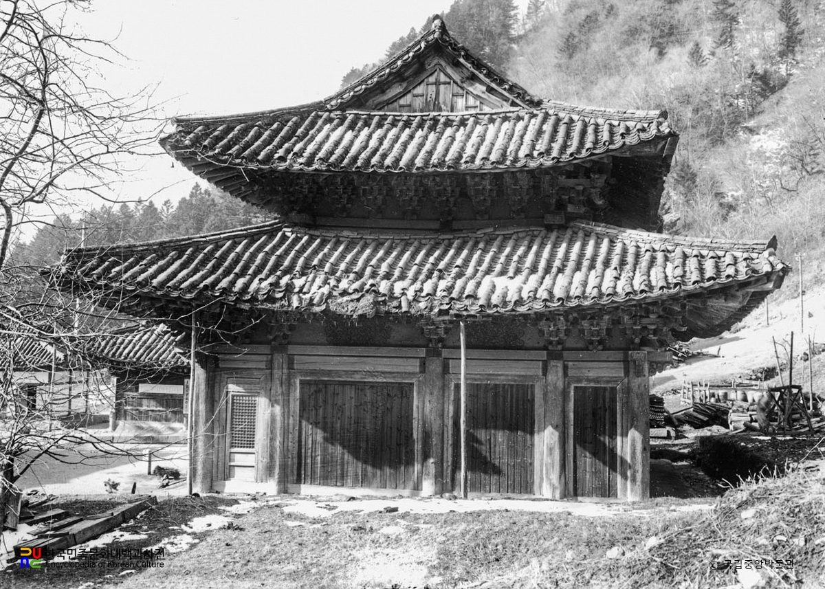 회양 장안사 사성지전 동쪽 측면