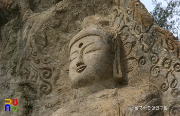 경주 골굴암 마애여래좌상