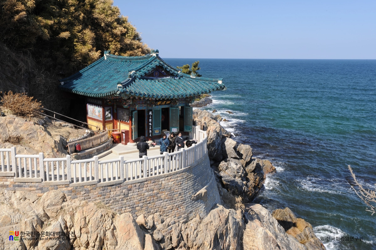 양양 낙산사 홍련암 정측면