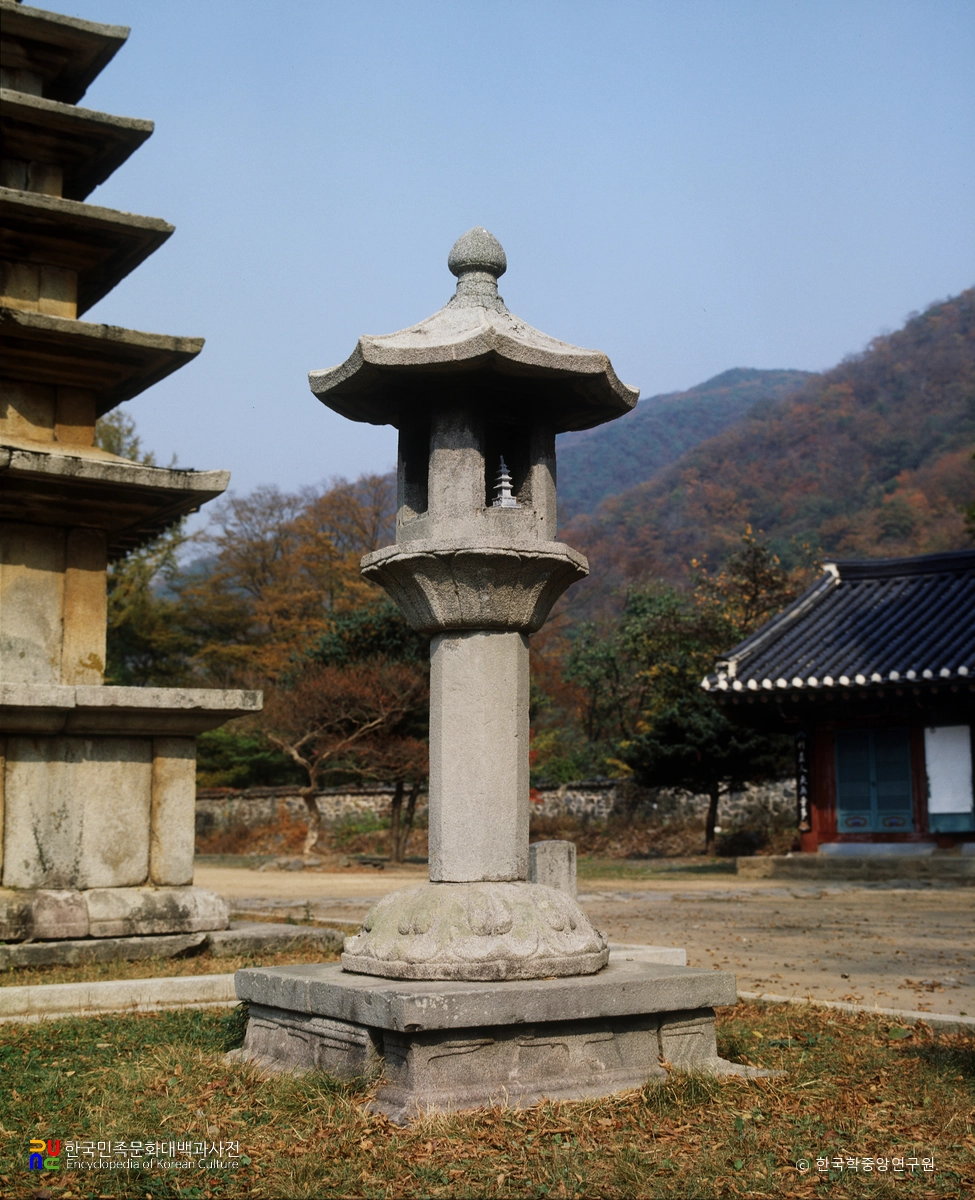 부여 무량사 석등