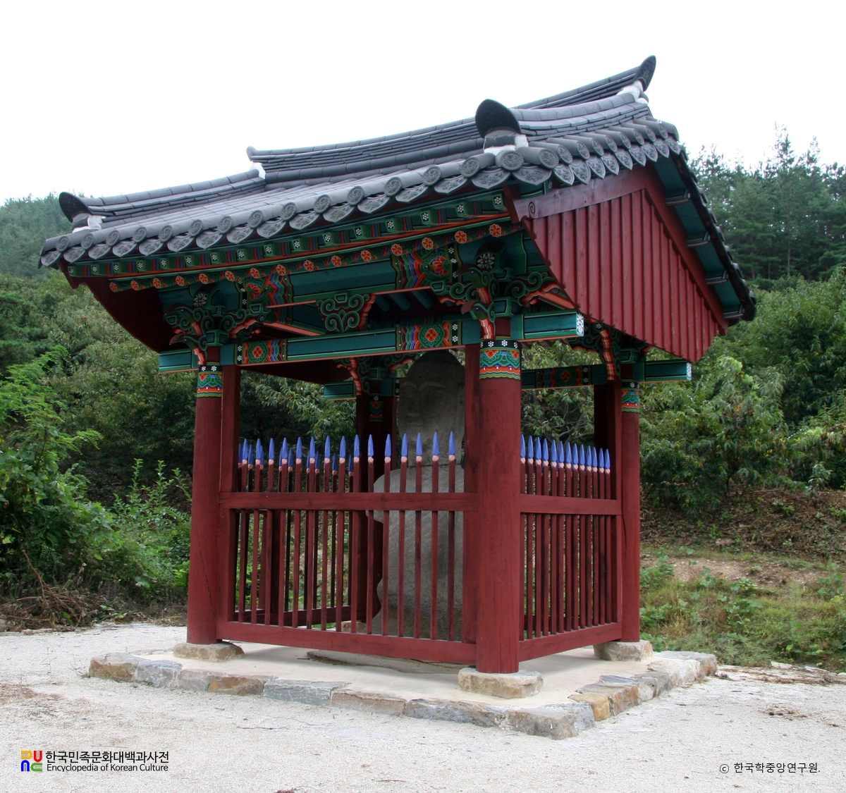 함양 승안사지 석조여래좌상