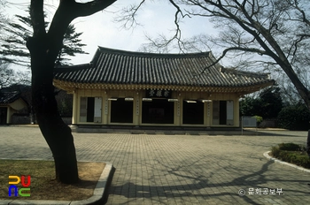 통영 한산도 이충무공 유적 중 제승당 정면