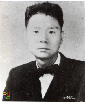 김관식