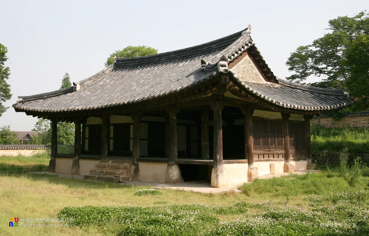 익산 여산동헌 정측면