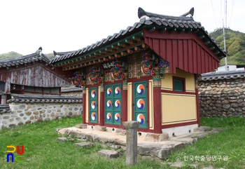 합천 명곡사 우측면