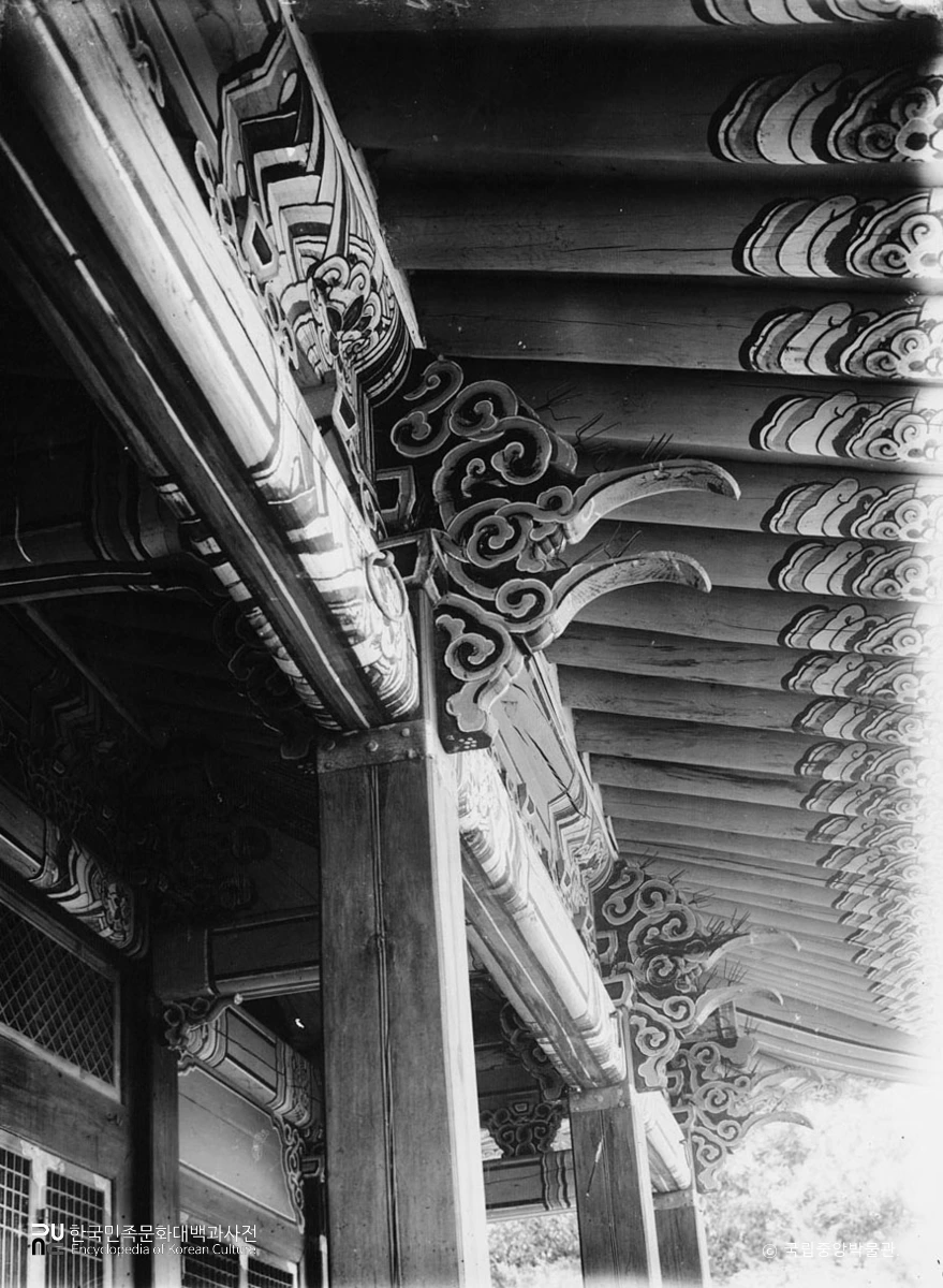 서울 영희전 처마