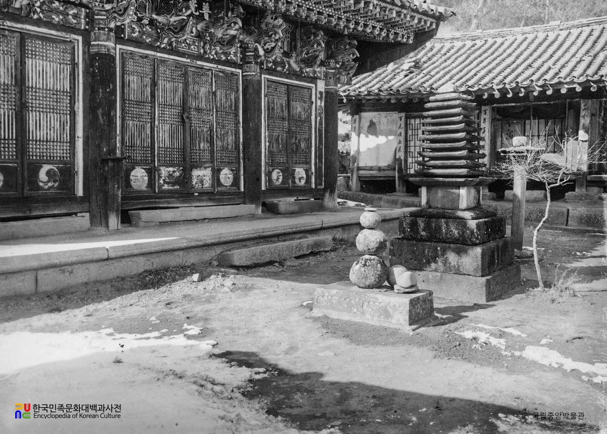 합천 해인사 원당암 석등과 석탑