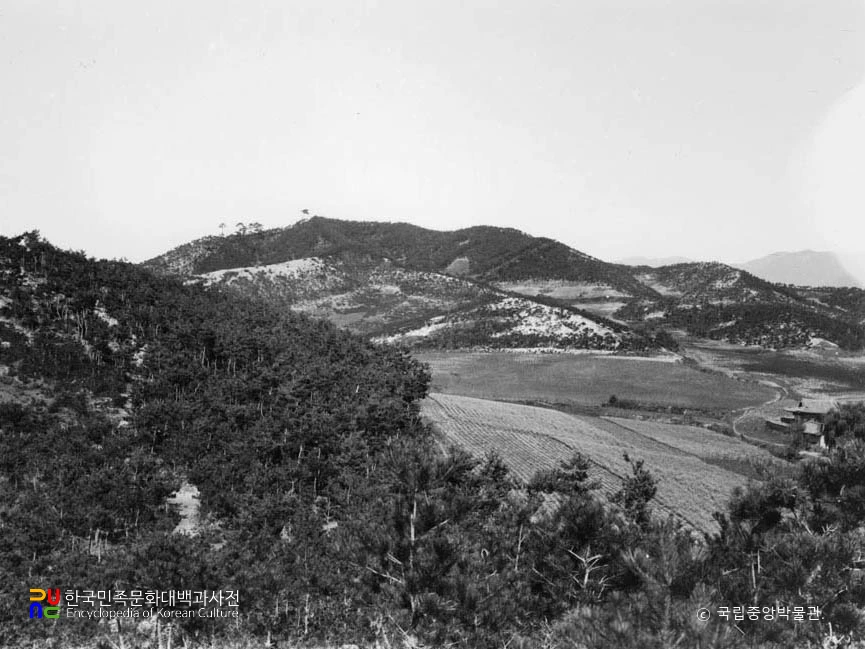 이원 율지리 산성 전경