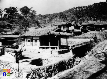 안동 도산서원 중 도산서당 좌측면