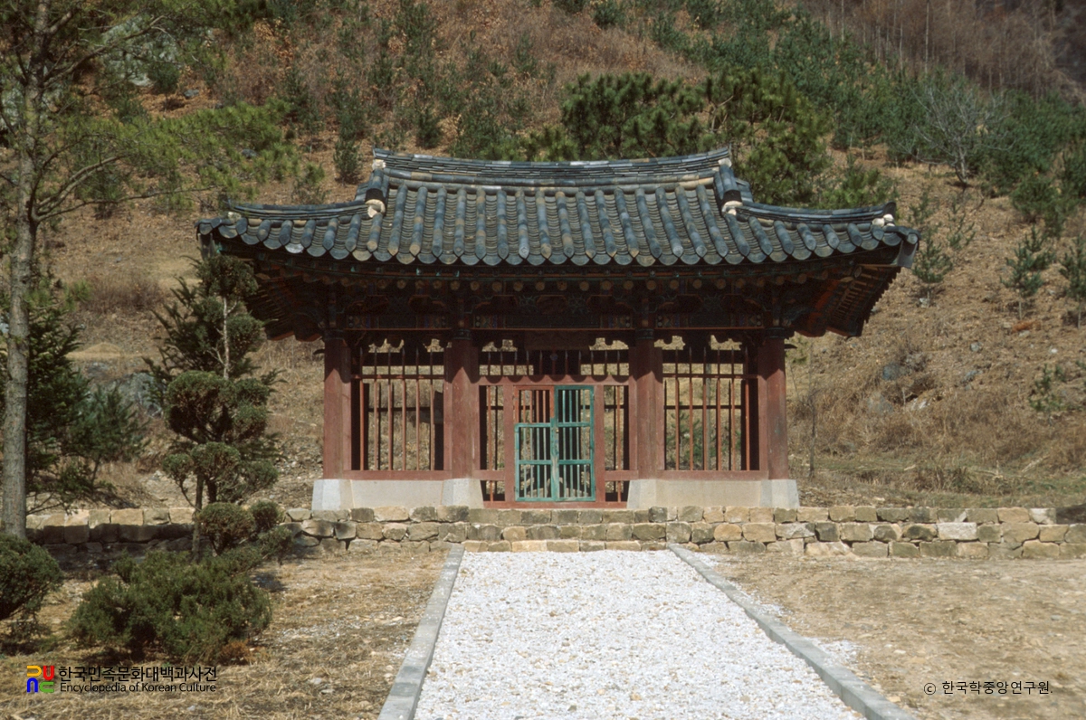 금산 권율장군 이치대첩비 비각 정면