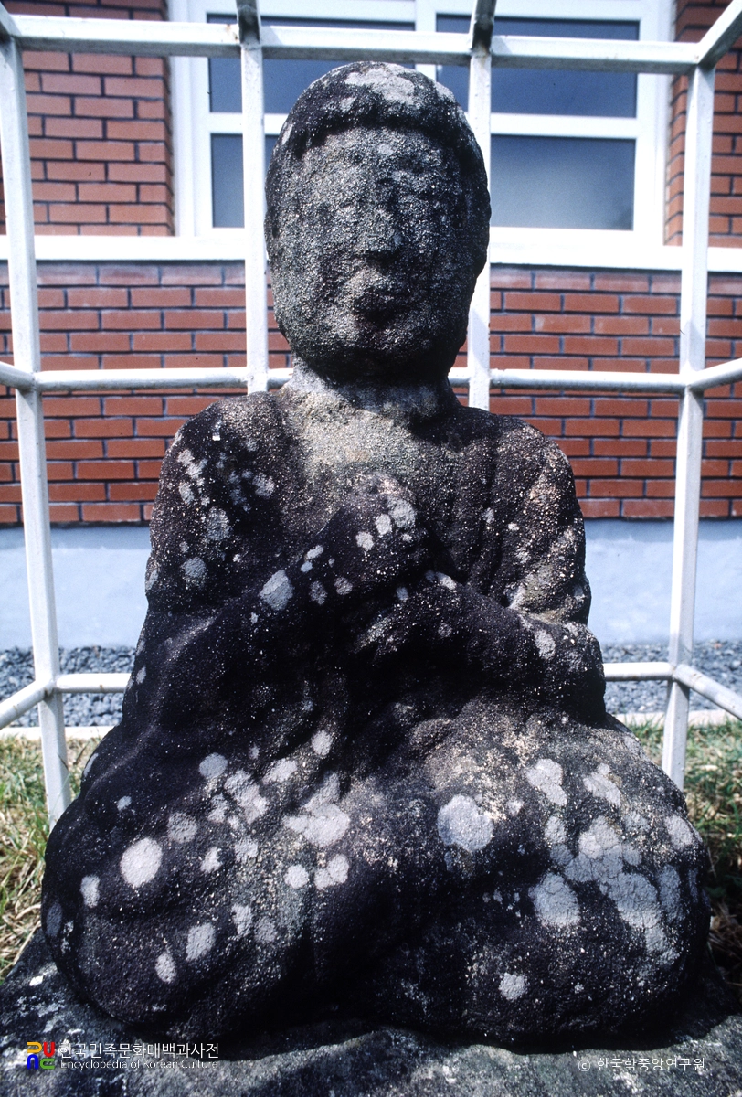 의성 월소동 석조 비로자나불 좌상