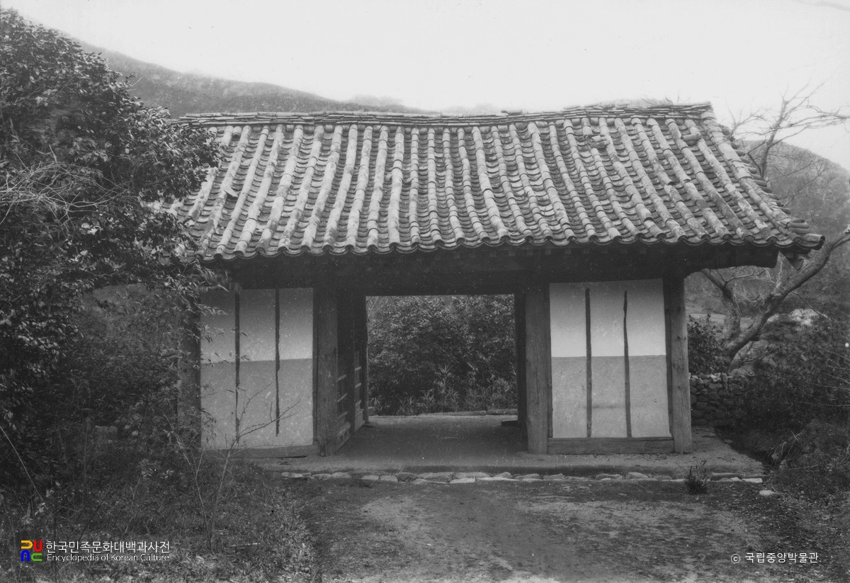 장흥 보림사 사천왕문 정면