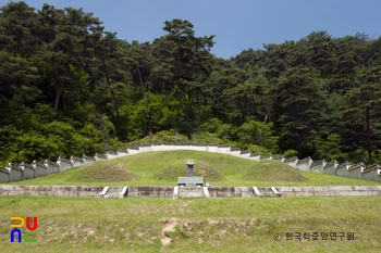 춘천 신장절공 묘역