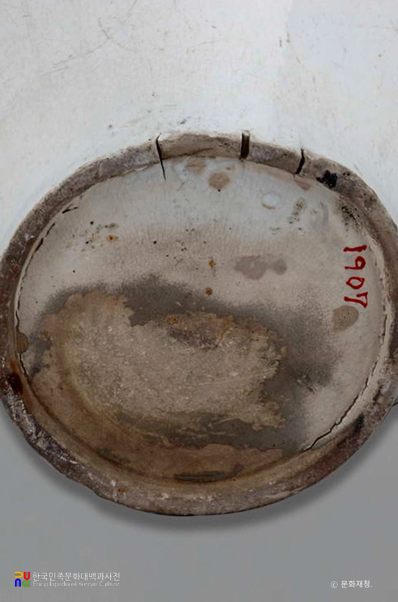 백자 철화포도문 항아리