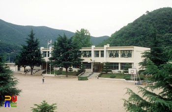 문명국민학교