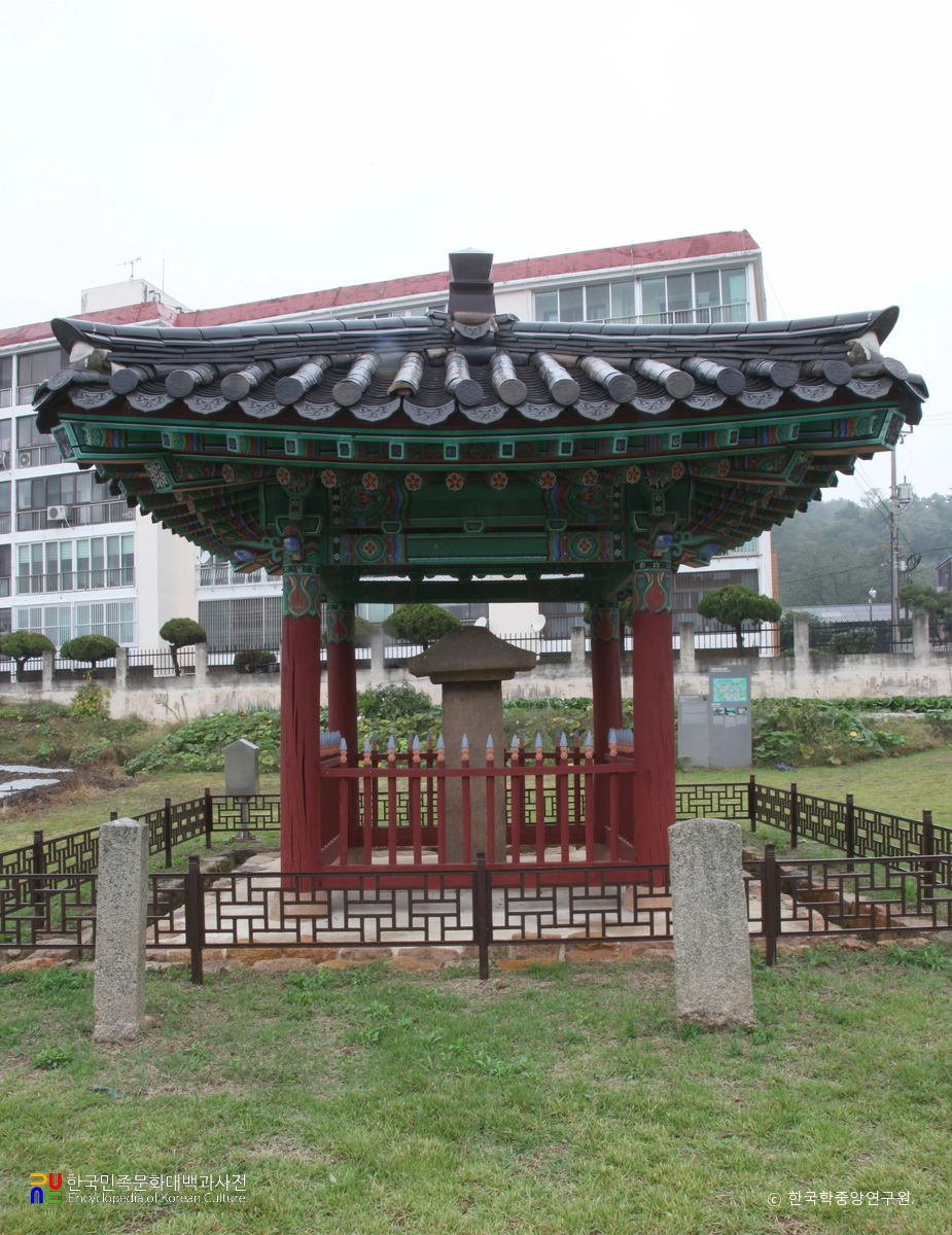 창녕 인양사 조성비 전경