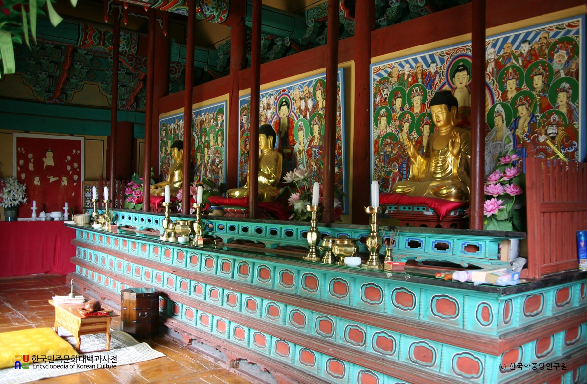 금산 신안사 대광전 삼존불좌상