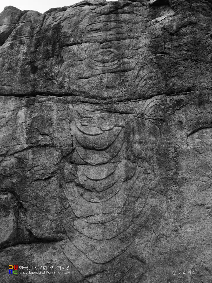 부여 홍산 상천리 마애불입상