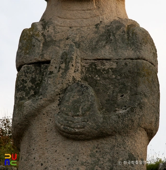 충주 미륵리 석조여래입상 수인