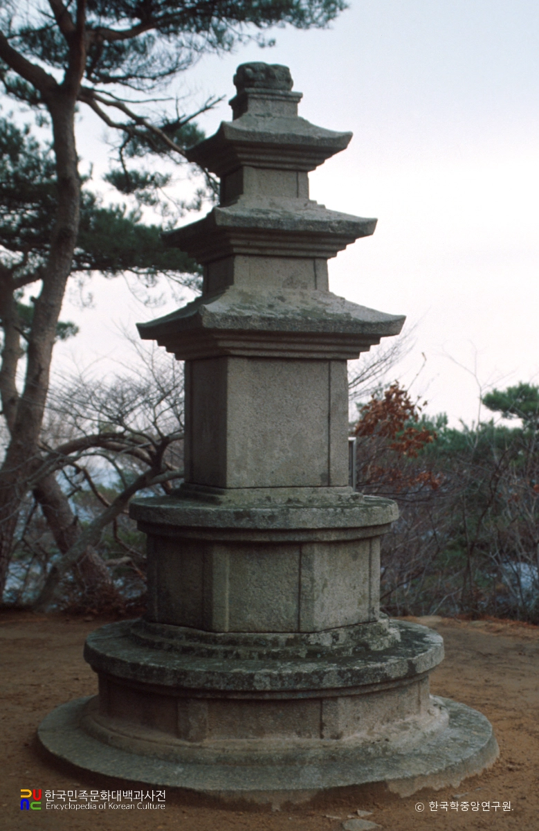 경주 석굴암 삼층석탑 서북면