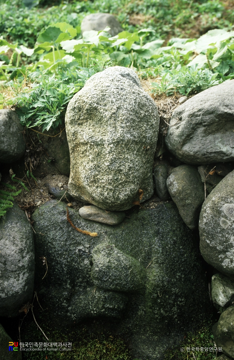 강릉 굴산사지 중 석조물