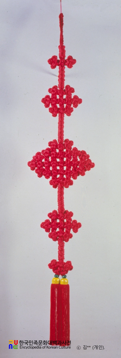 매듭장 / 2 대형의 유소 / 최은순